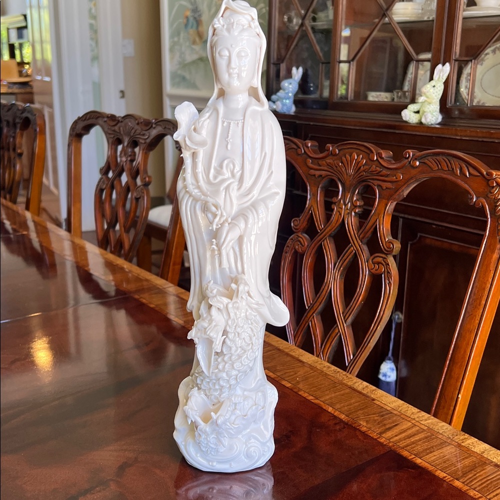 Blanc de Chine Porcelain Guanyin Kwan Yin Figurine Vintage Antique